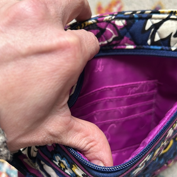 NWOT Vera Bradley Zipper Hipster Crossbody in African Violet - Picture 4 of 5